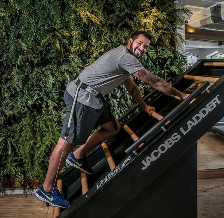 Treino de Simulador de Escalada para Perda de Peso: O Que É, Para Que Serve, Benefícios