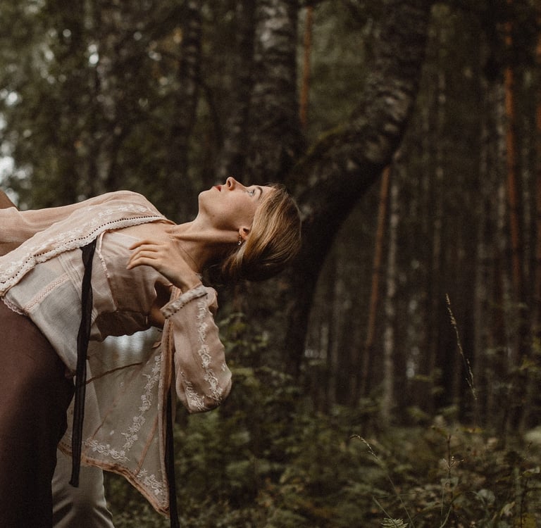 Johanna Spies performing a site-specific dance piece