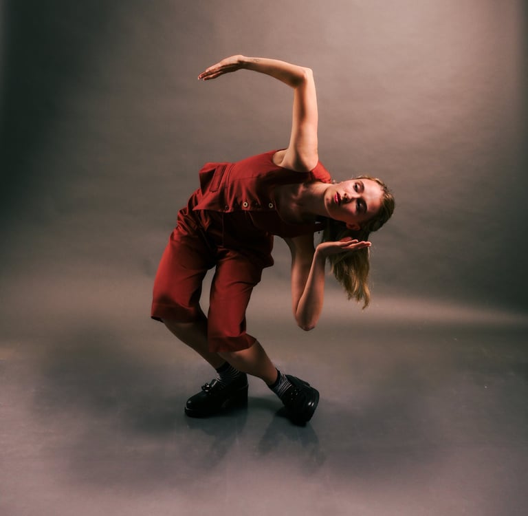 Johanna Spies modeling in dance studio in Madrid