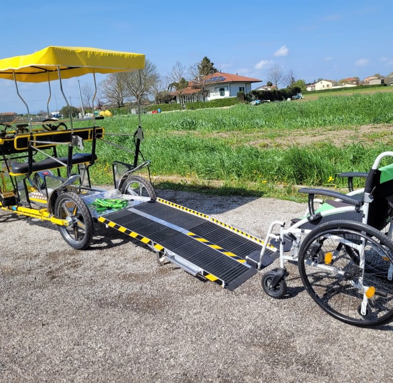 Rampe dépliable intégrée pour facilité l'accès