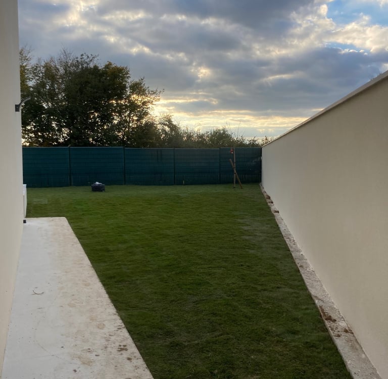 Pose de gazon en rouleau à Soisy-sur-Seine et aux alentours.