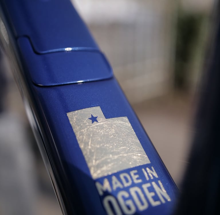 a gravel bike ENVE Mog custom painted