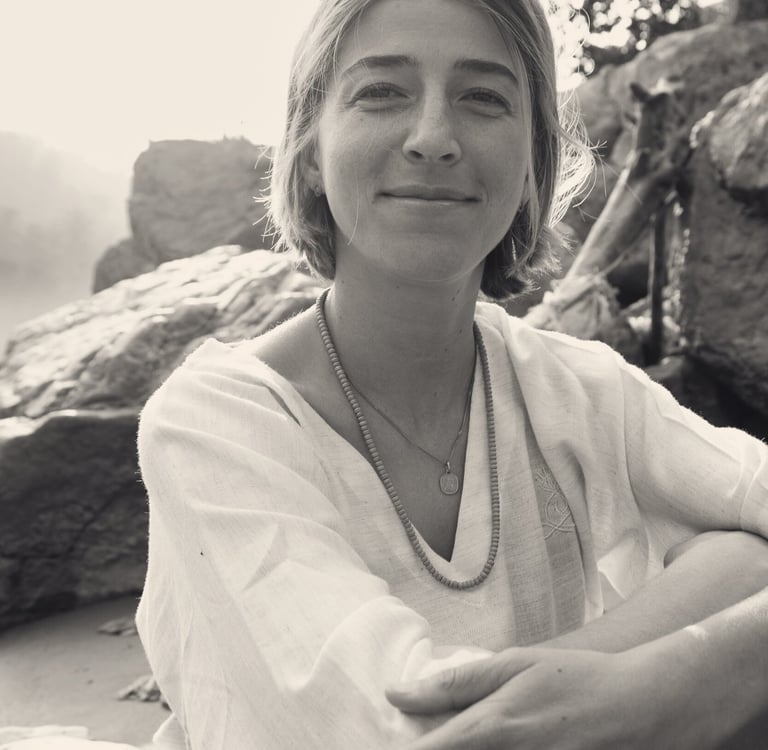 Therapeutin Lucia verbindet Physiotherapie mit Yoga, Meditation und Thai Massage in Bern – Pandora C