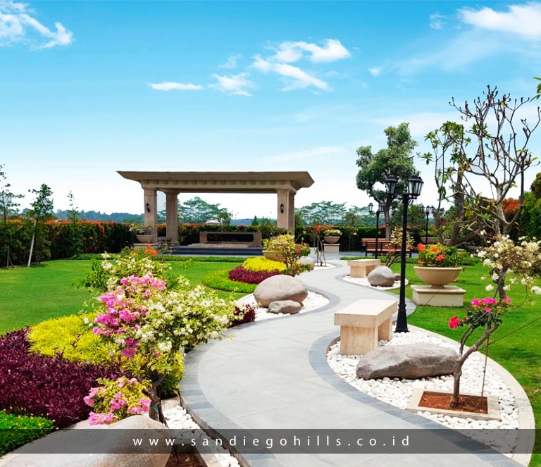 Tipe Peak Estate San Diego Hills penuh privasi dan sesuai keinginan dan kebutuhan keluarga