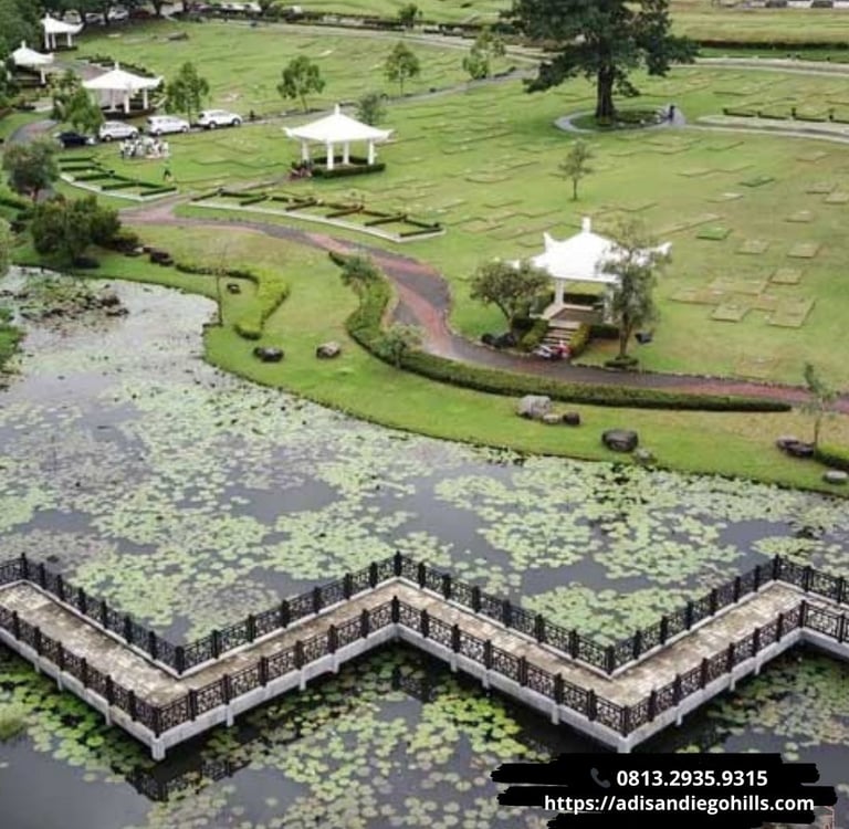 Pemandangan udara pemakaman sesuai feng shui Chinese di San Diego Hills Karawang