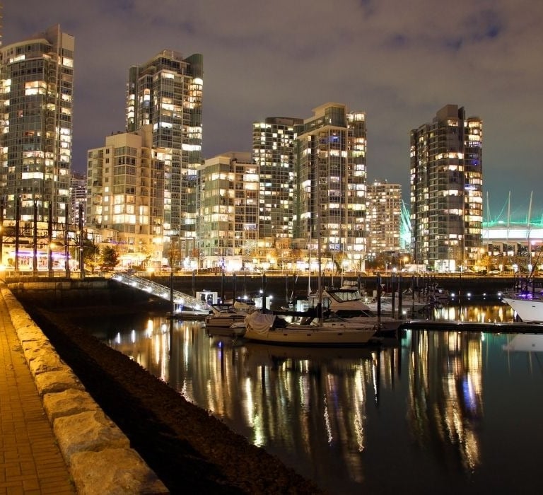 palm beach city at night