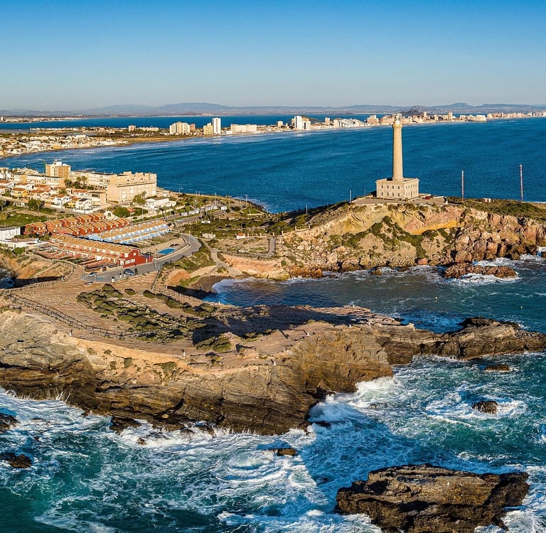 The area around the Cabo de Palos lighthouse (Cartagena) is a favorite spot for diving and snorkelin