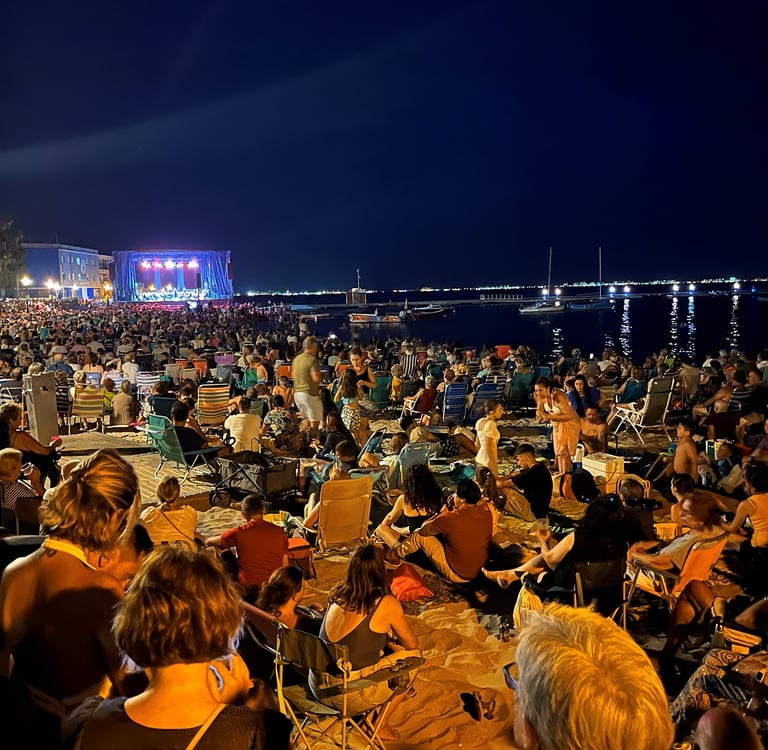 Concert by the Region of Murcia Symphony Orchestra, on Los Narejos beach, in the summer of 2025.