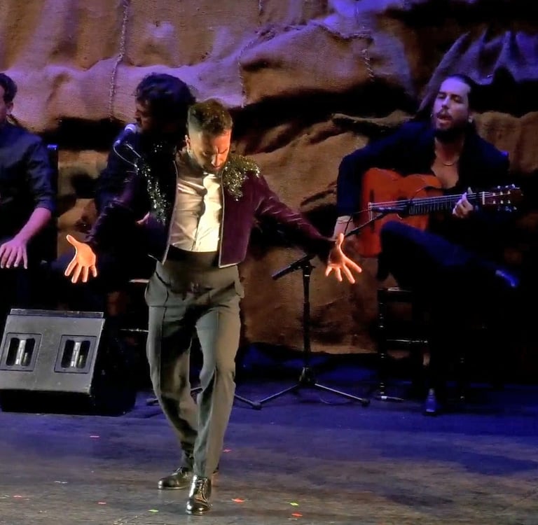 A moment from the performance of the dancer José Viñas at the Festival de Cante de las Minas de La U