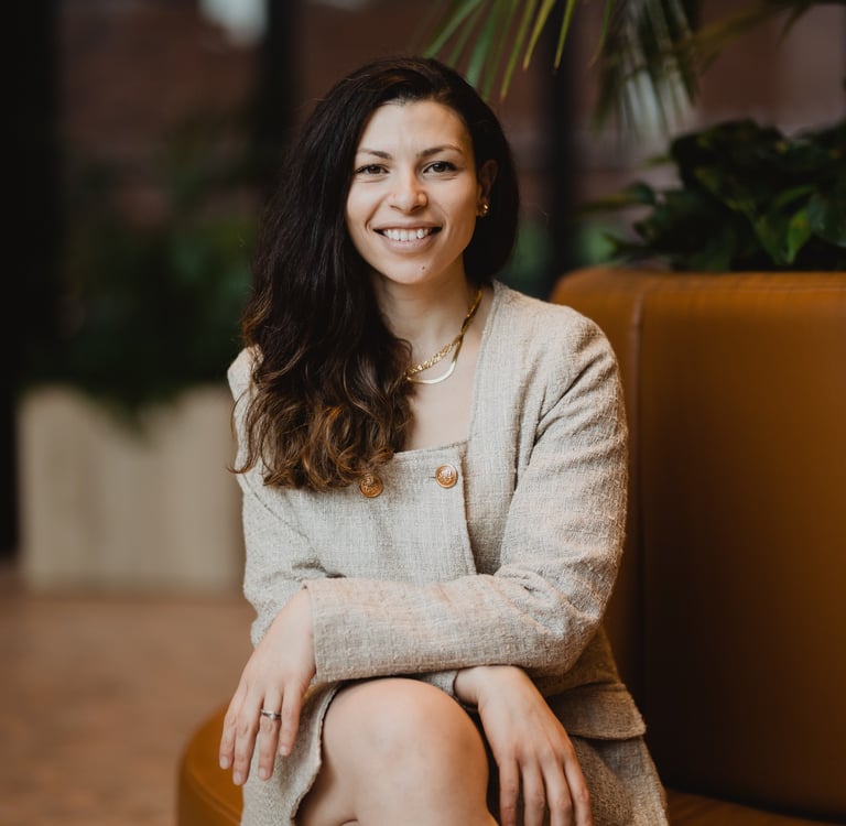 end imposter syndrome, speak with confidence, executive leadership coaching women