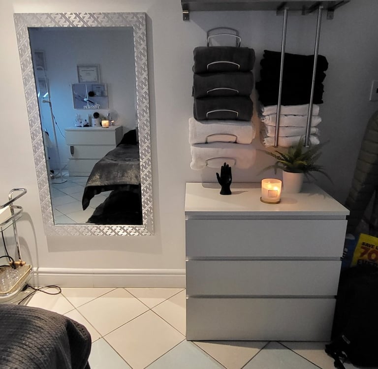 Salle de Soin Belly Belle Épilation laser & cils, Montréal, Villeray, St-Michel