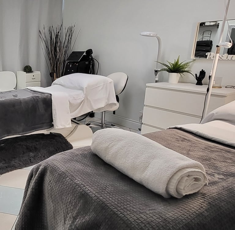 Salle de soin Extension de Cils Volume Russe, Belly Belle, Montréal, Villeray, St-Michel