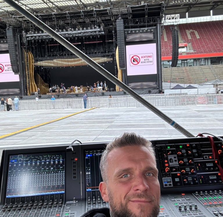 seamusthefreenomad as sound engineer in stadium concert
