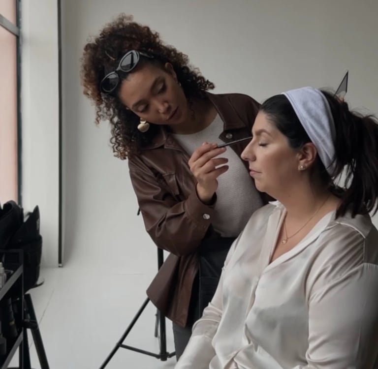 dayze beauty fazendo uma producao de maquilhagem HD e babyliss para ensaio fotografico