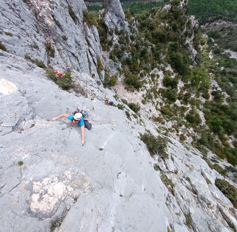 grimpeuse dans le Verdon