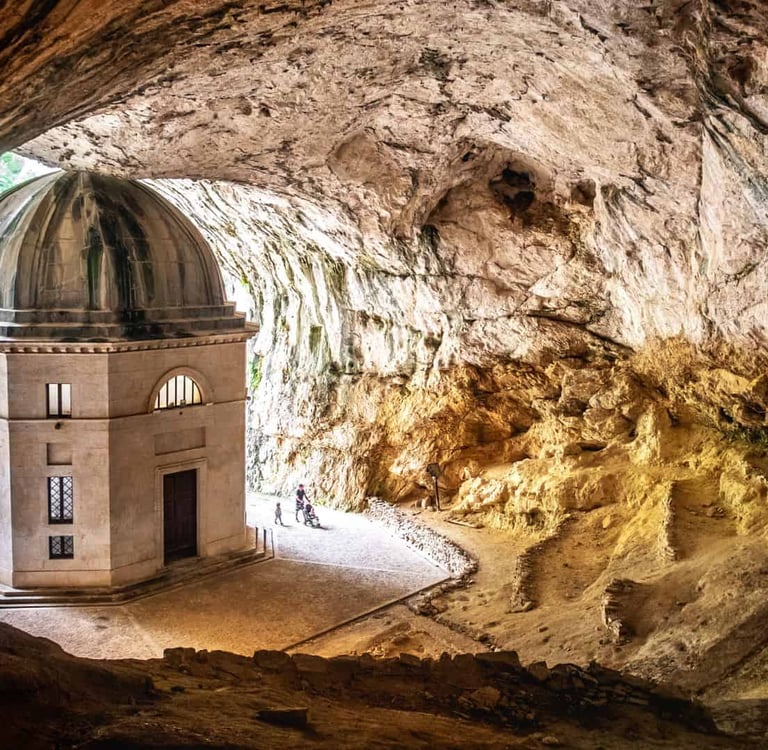 Grotte spettacolari sotterranee da visitare Marche