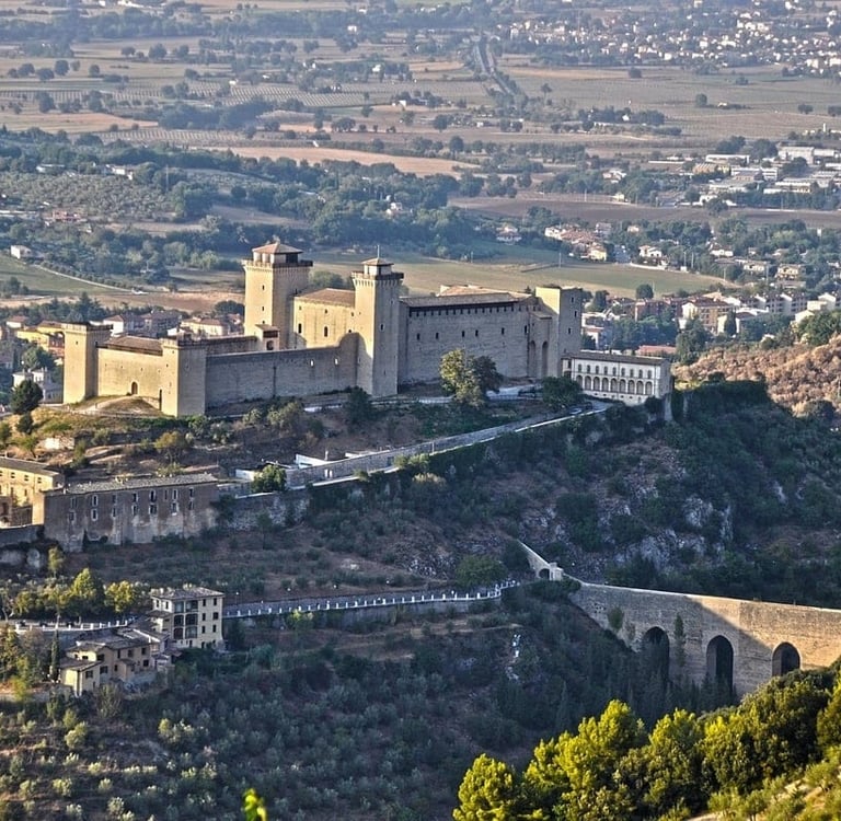 Spoleto rocca antica festival colline Umbria