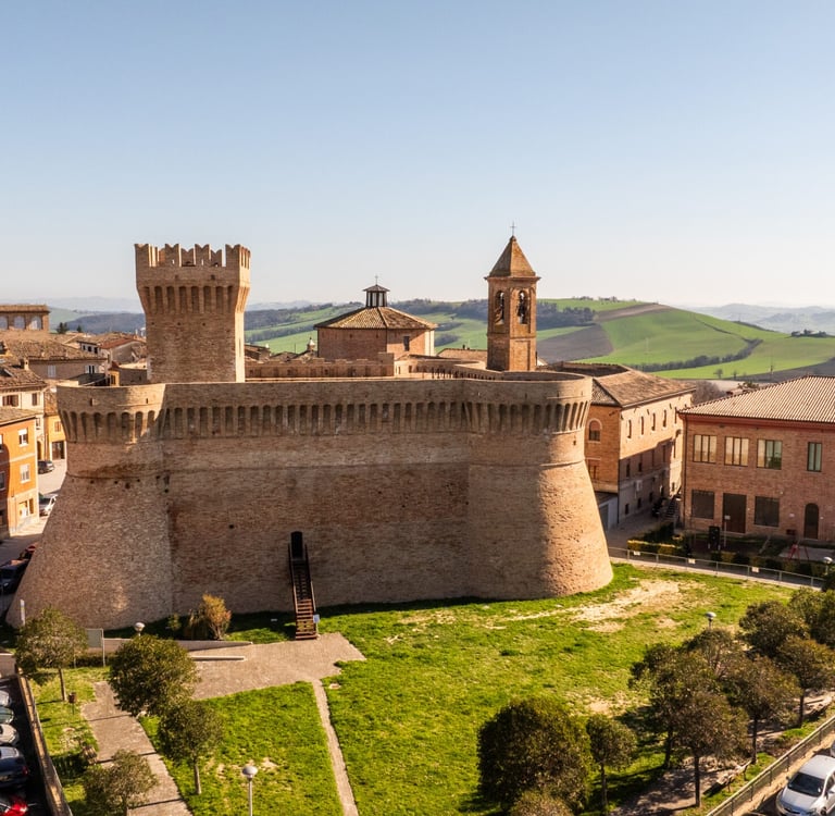 Urbisaglia rovine romane colline delle Marche