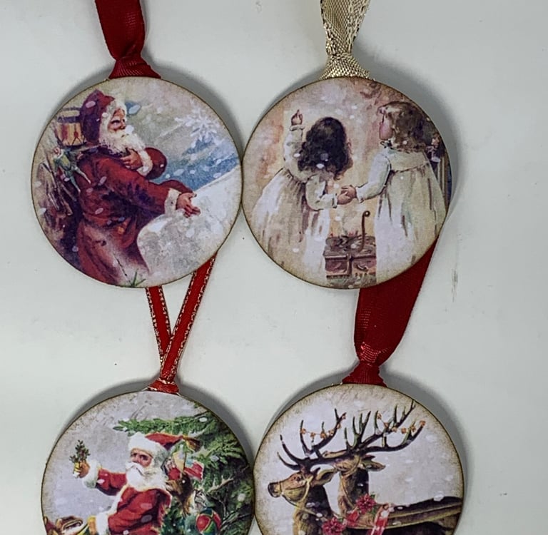 Christmas hidden paper clip