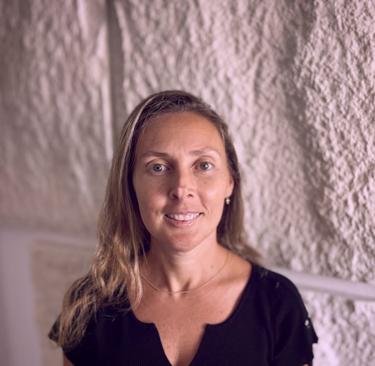 woman with black shirt