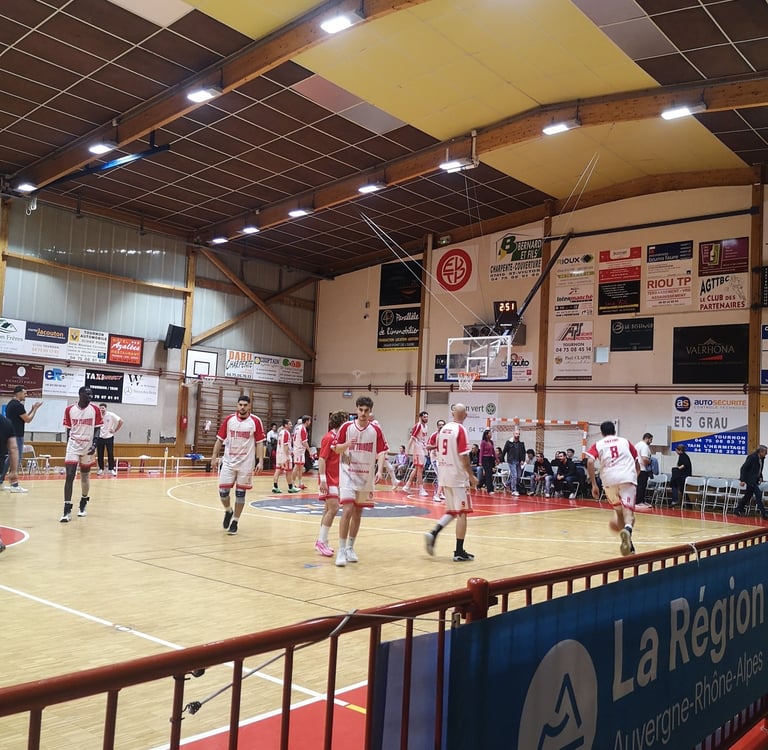 Echauffement d'un match de basket de l'AGTTBC