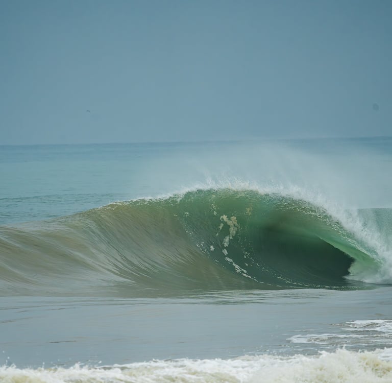 Perfect wave rolling 