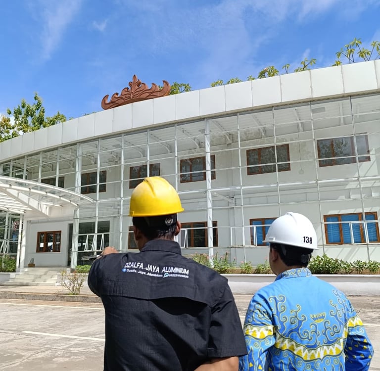 <img src="proyek-dzalfa-jaya.jpg" alt="Proyek Pemasangan Pintu dan Jendela Aluminium di Lampung oleh
