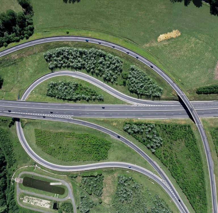 Echangeur d'autoroute (la Chattoire 08) A304 permettant de relier Charleville-Mèzière à la frontière