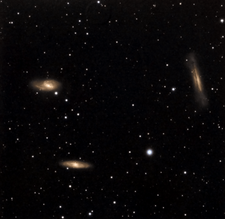 Triplete de Leo astrofotografiado por El Diario del Astrónomo una noche de mucha humedad