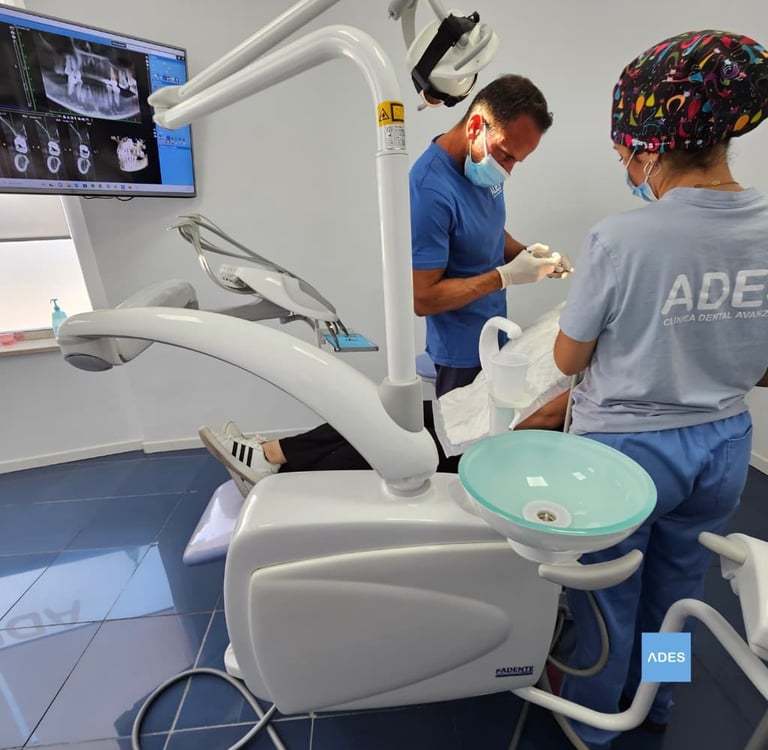 implantes dentales clinica dental ades