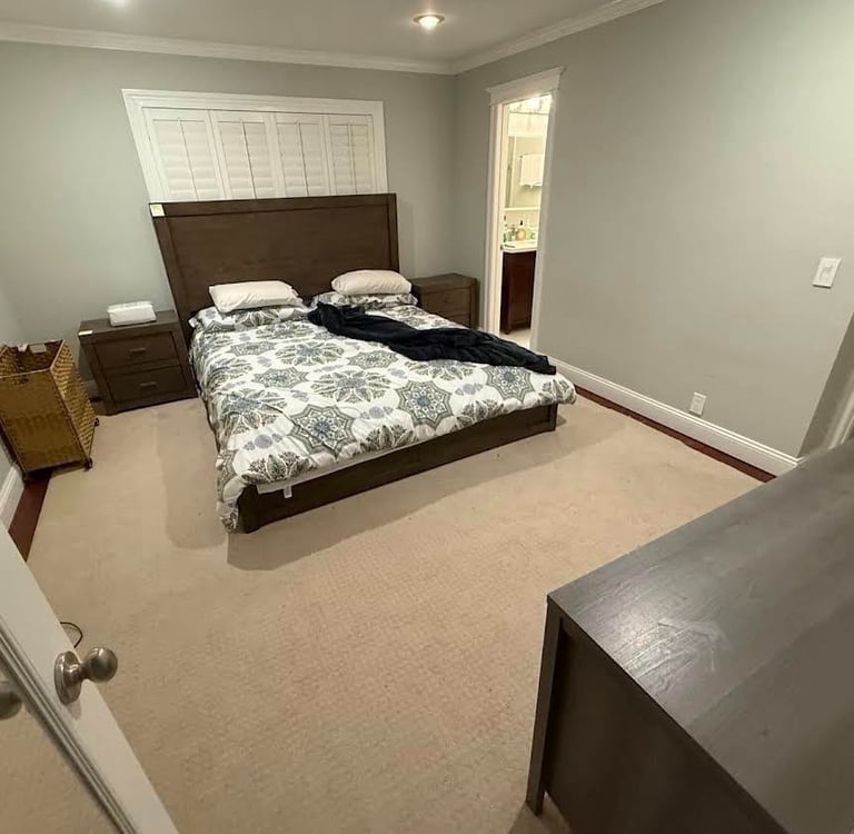 SFC Junk Removal: Old bed disposal and box spring hauling in SF 94122.