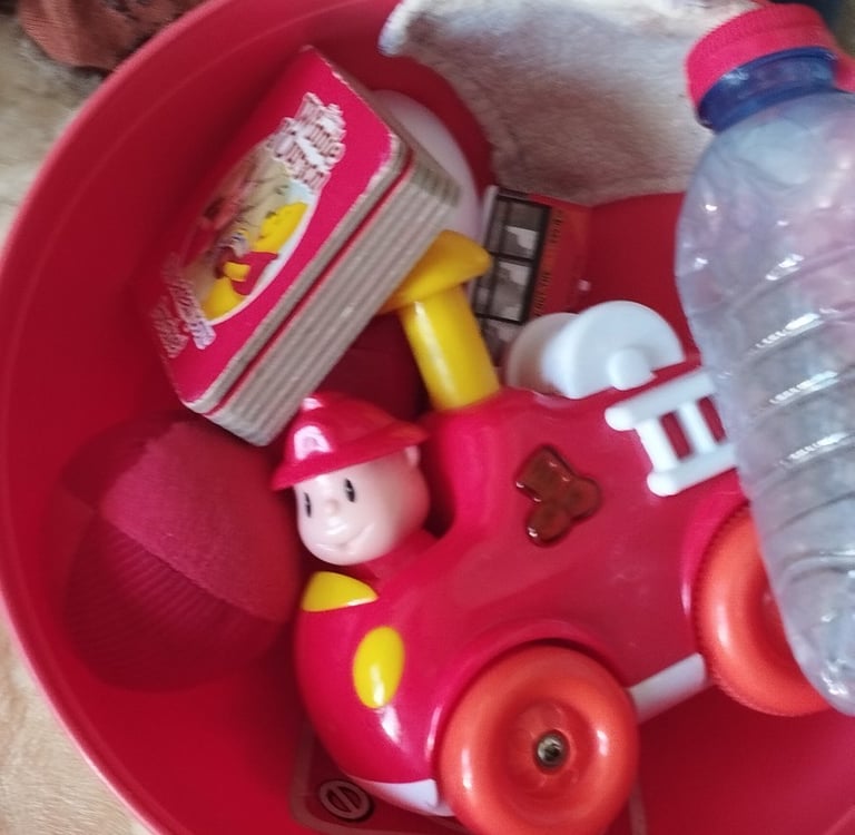 bac sensoriel bébé thème couleur