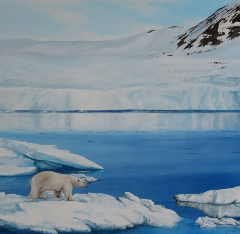 En peinture, un ours blanc marche paisiblement sur un iceberg, en arrière plan le glacier Svalbard