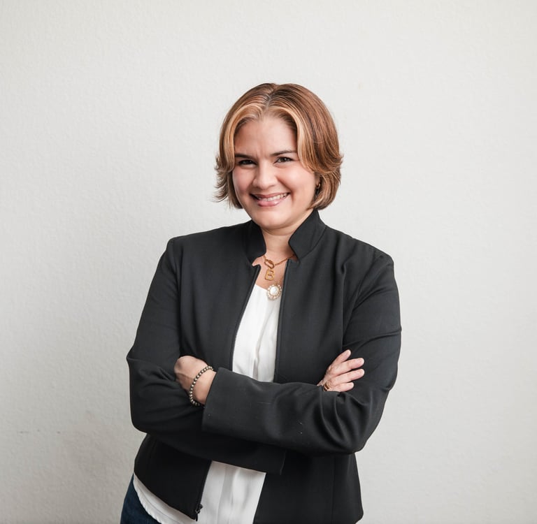 Betsy Jiménez, fundadora de Alma Estratega, estratega en SEO y branding para emprendedores