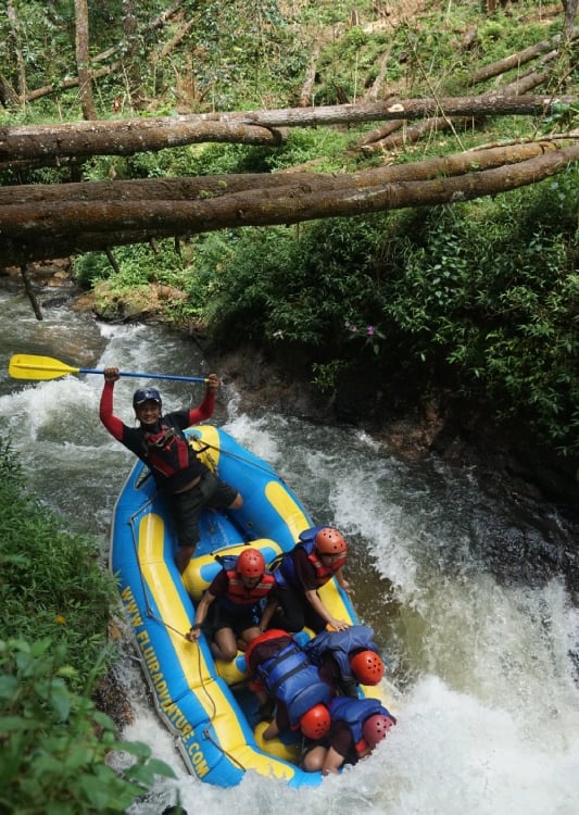 Peserta saat melewati jeram domba sungai palayangan