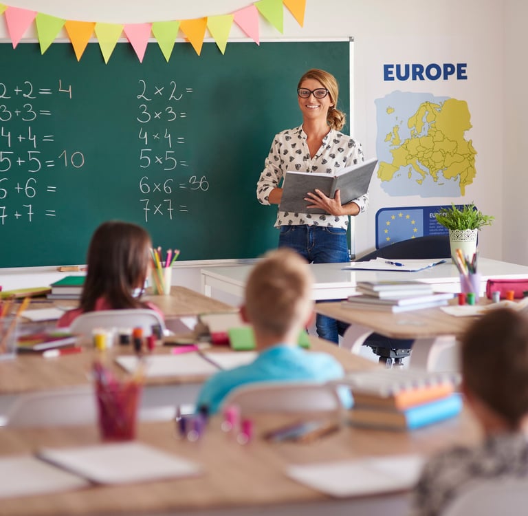 teacher-students-teaching