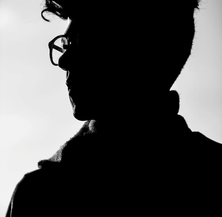 Homem hétero estigmatizado.