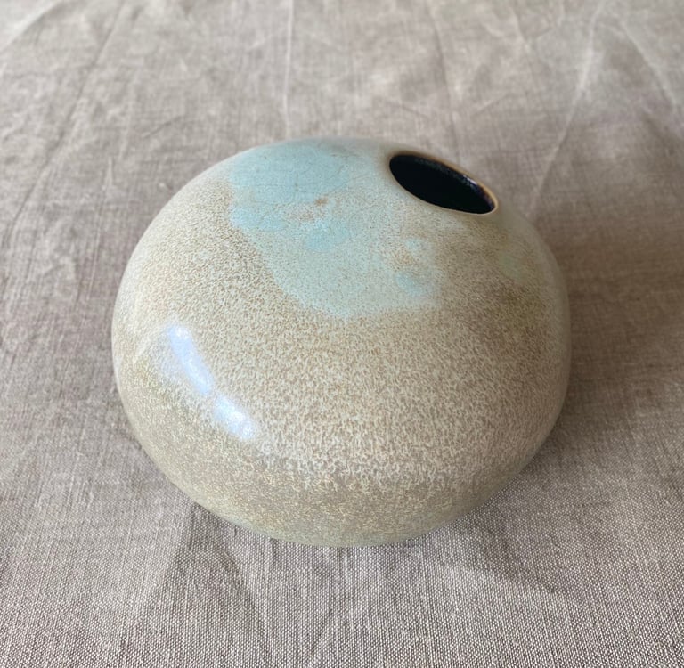 vase turquoise rond et doux