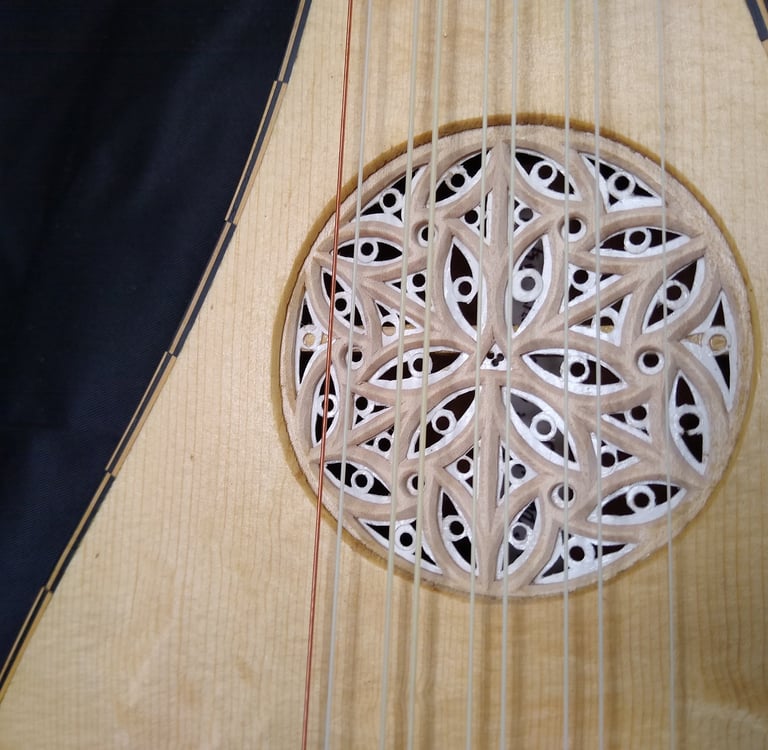 Gittern rose in maple and parchment