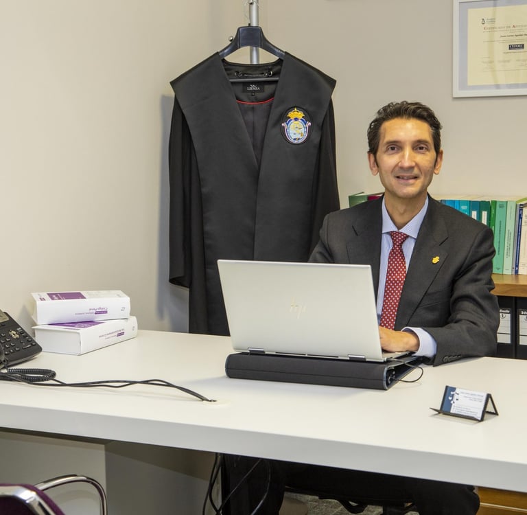 Juan Carlos, dueño de Bufete Aguilar Pantoja