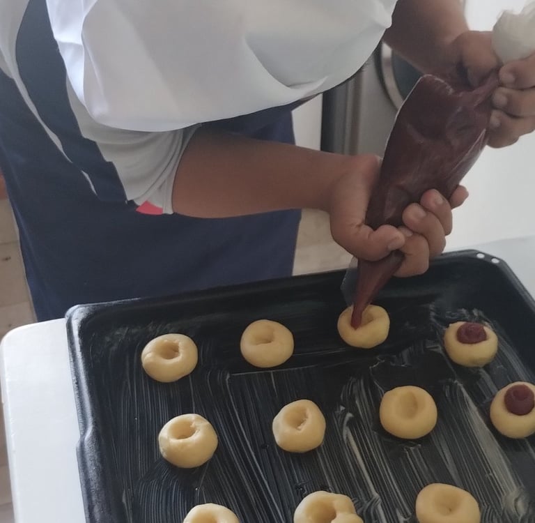 Elaboración de galletitas pepas de membrillo