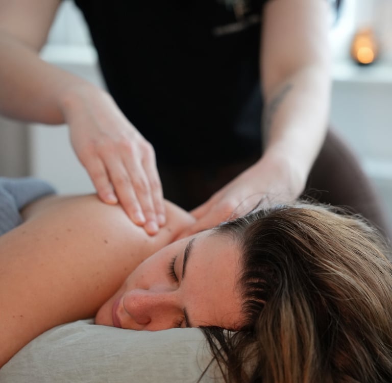 Massage prénatal relaxant pour femme enceinte au cabinet de massage à Volstroff