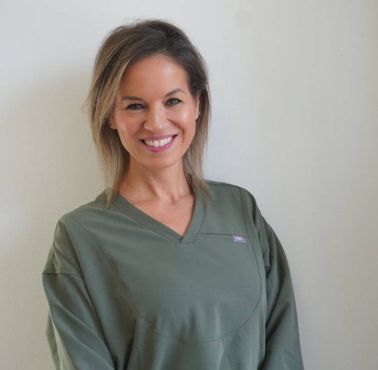 odontologa protesica en sevilla