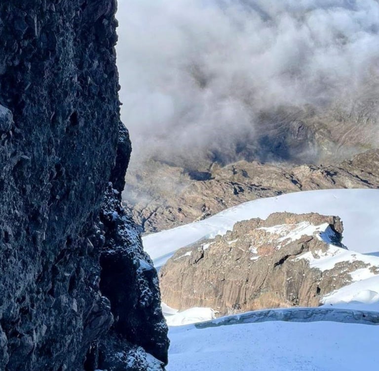 climbing El Altar - Obispo