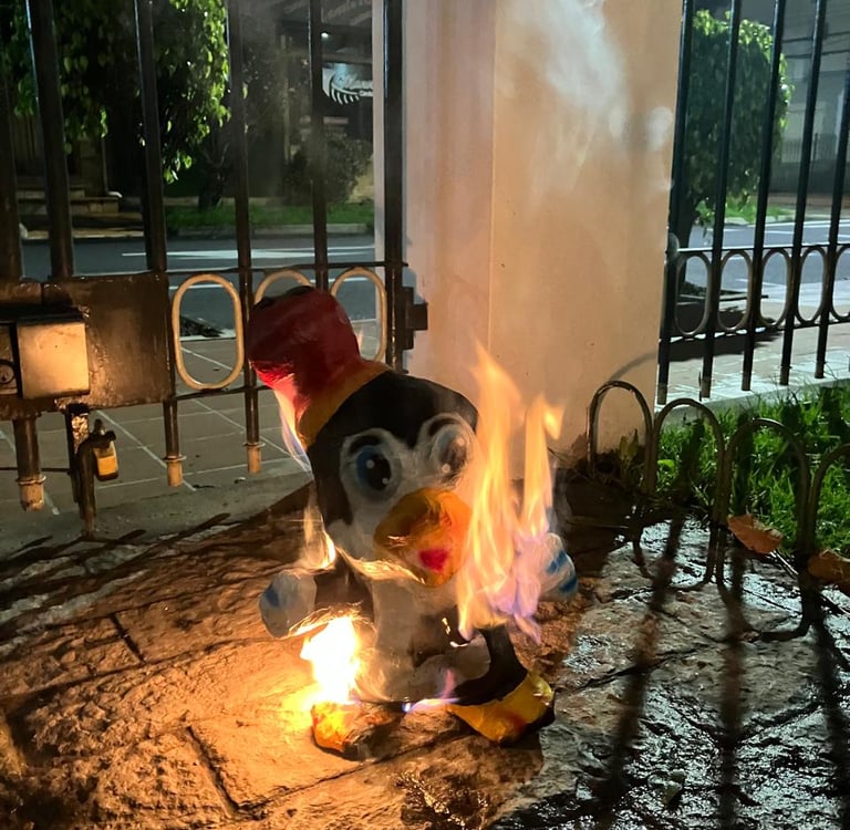 quemar el viejo in ecuador