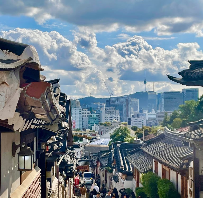 Promenade à Bukchon à Séoul, pendant un séjour culturel