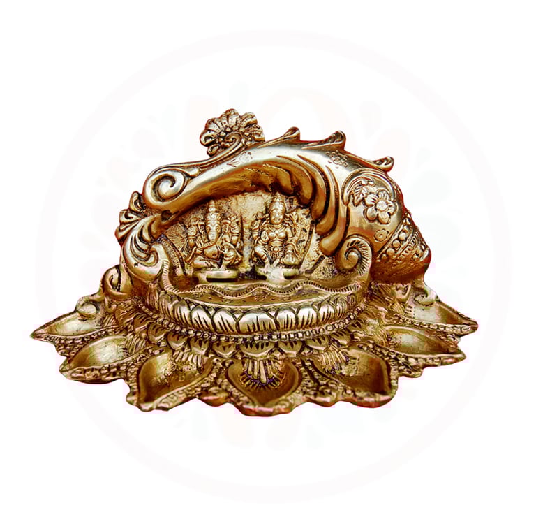 #BrassDeepak #DiyaDecoration #BrassDiya #TraditionalLighting #BrassLamp #DiwaliDecor #HomeDecor #Ind