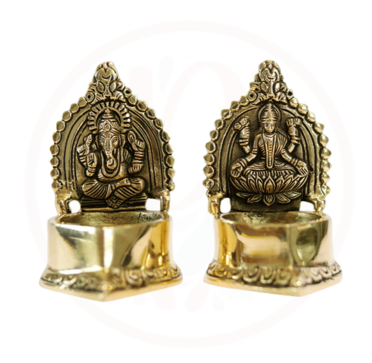 #BrassDeepak #DiyaDecoration #BrassDiya #TraditionalLighting #BrassLamp #DiwaliDecor #HomeDecor #Ind