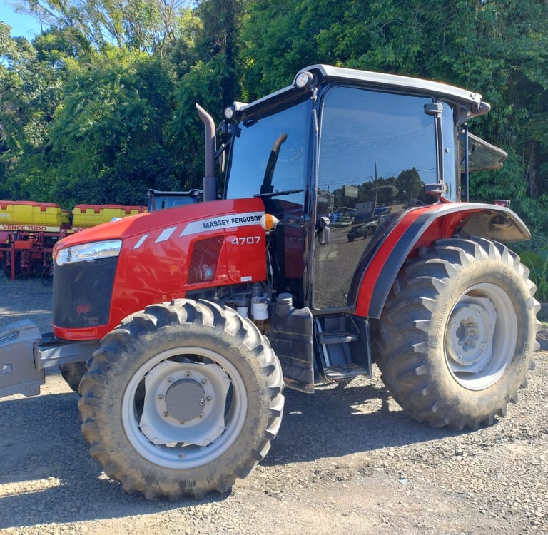 Tipo: Trator | Marca: Massey Ferguson | Modelo: MF4707 | Ano: 2020