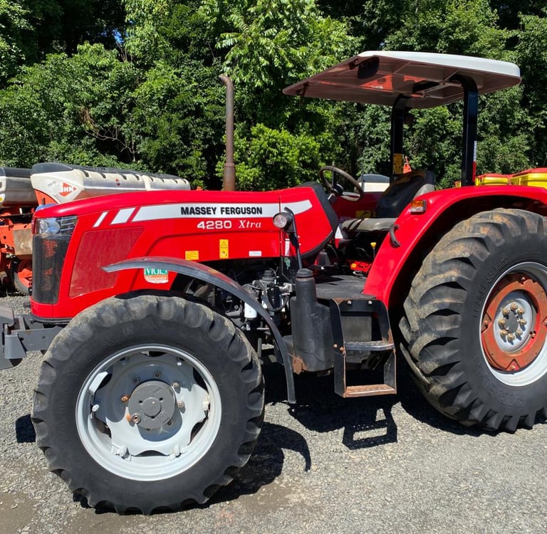 Tipo: Trator | Marca: Massey Ferguson | Modelo: MF4280 XTRA COM PLATAFORMA| Ano: 2021